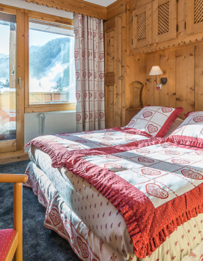 Chambre montagnarde lumineuse weekend ski Savoie - Hôtel L'Eterlou