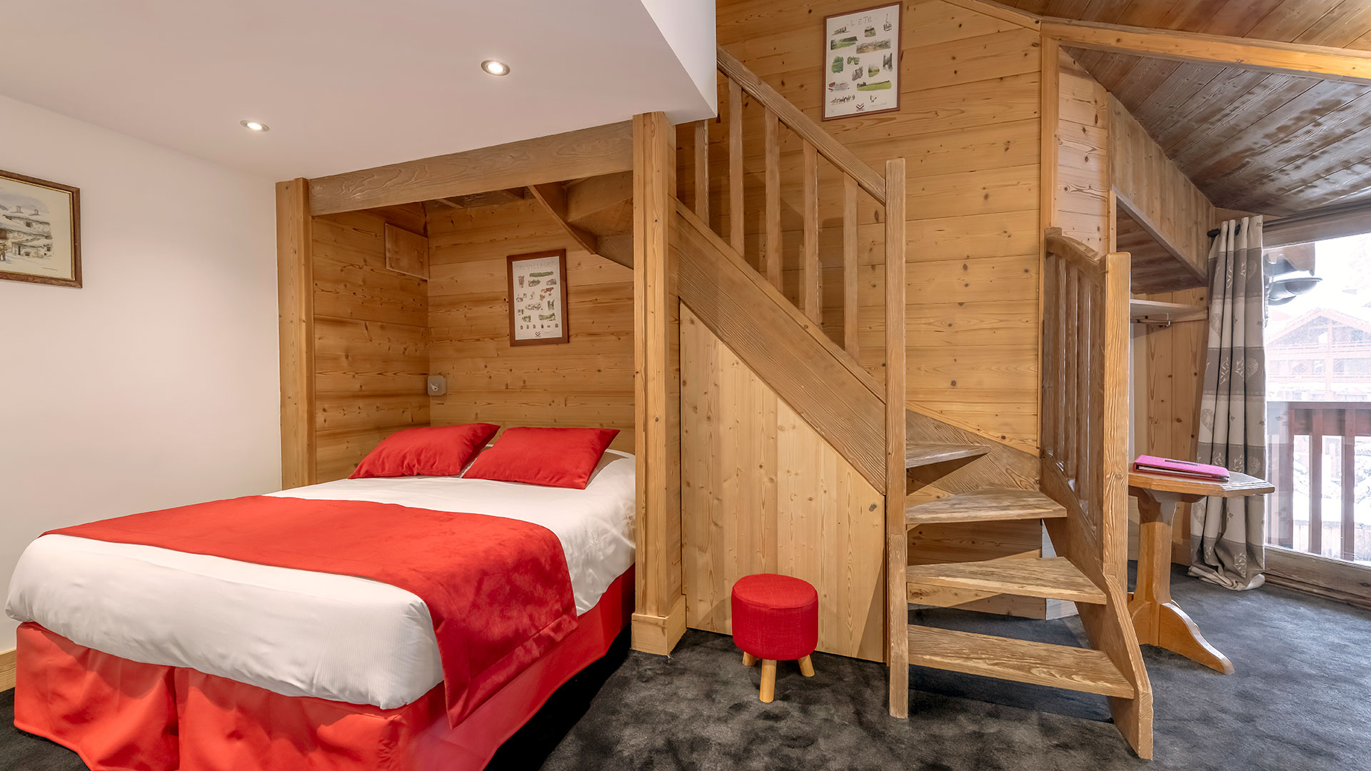 Chambre en duplex hôtel romantique Savoie - Hôtel L'Eterlou