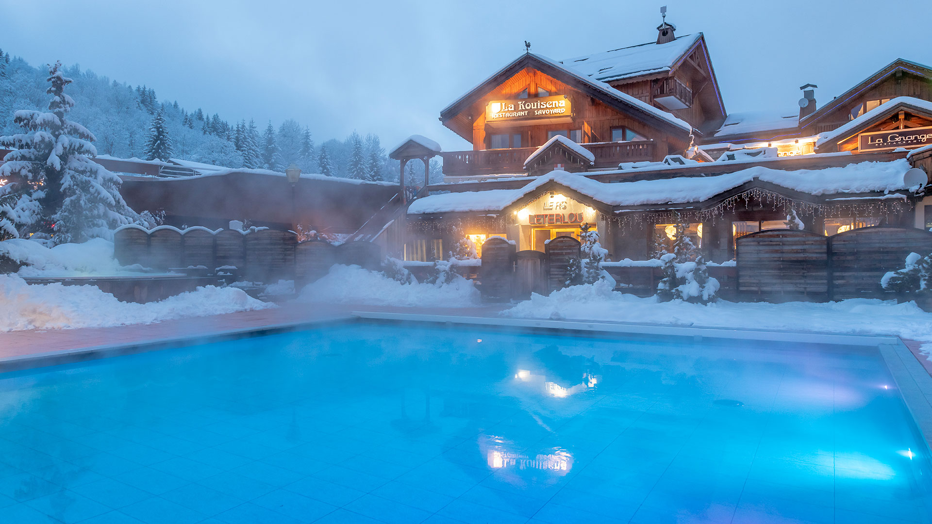 hôtel piscine enneigée auvergne Rhône alpes