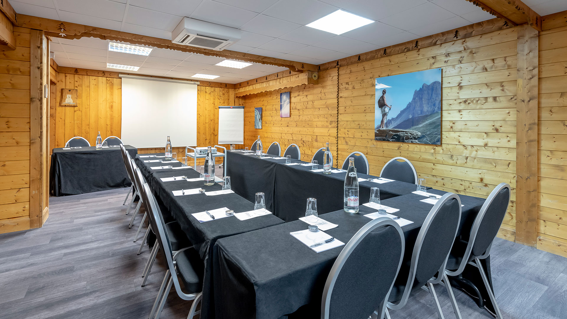 salle-seminaire-ours_01