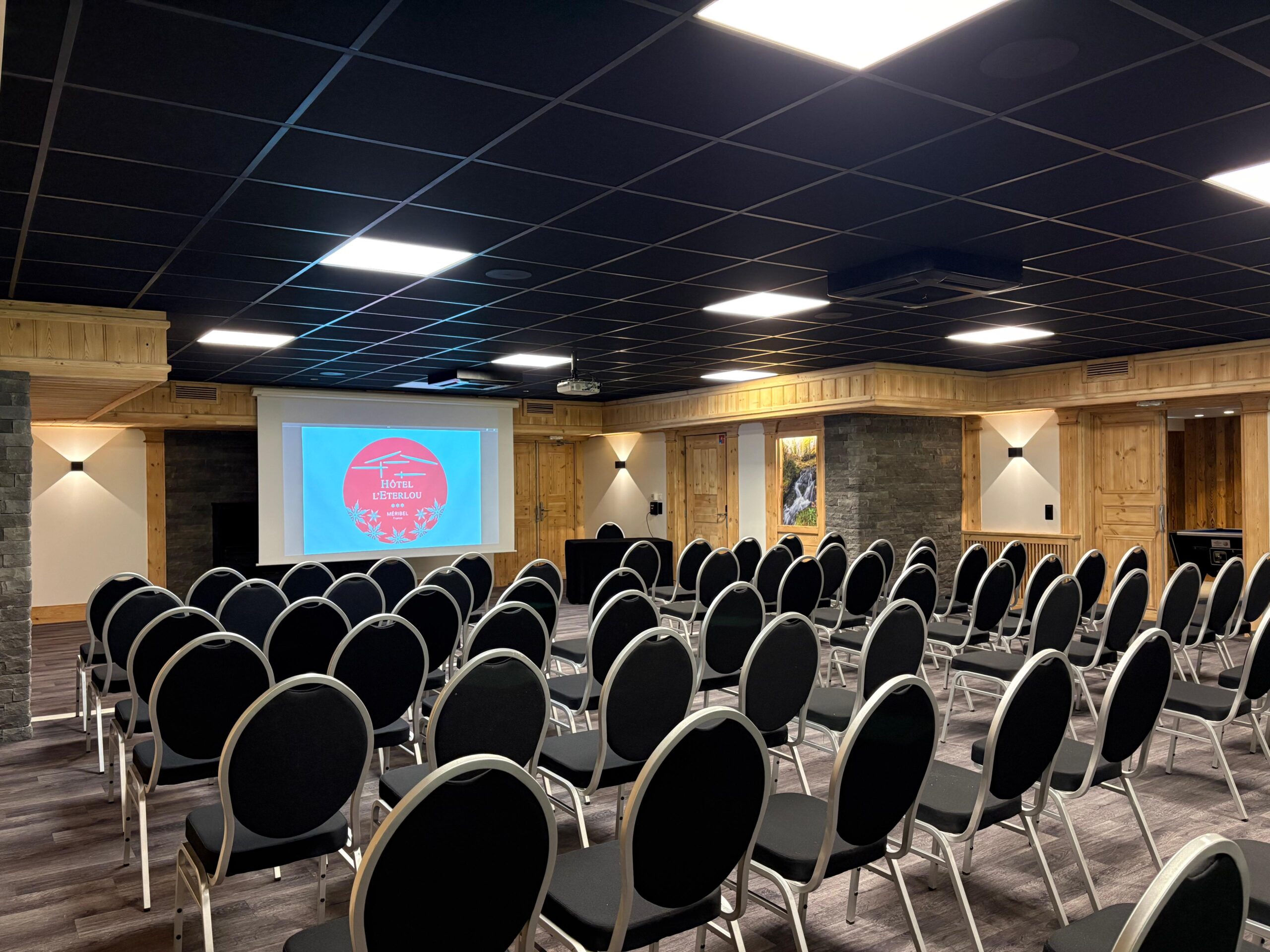 Salle de séminaire dans les alpes